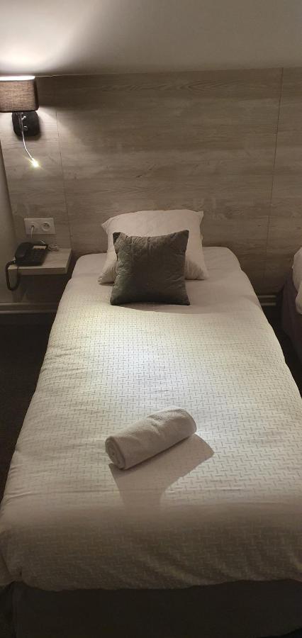 Hotel L'Alsace-Gare Sncf ナルボンヌ 部屋 写真