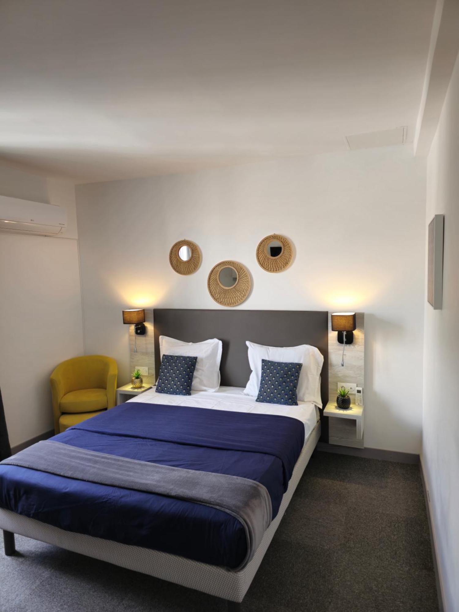 Hotel L'Alsace-Gare Sncf ナルボンヌ 部屋 写真