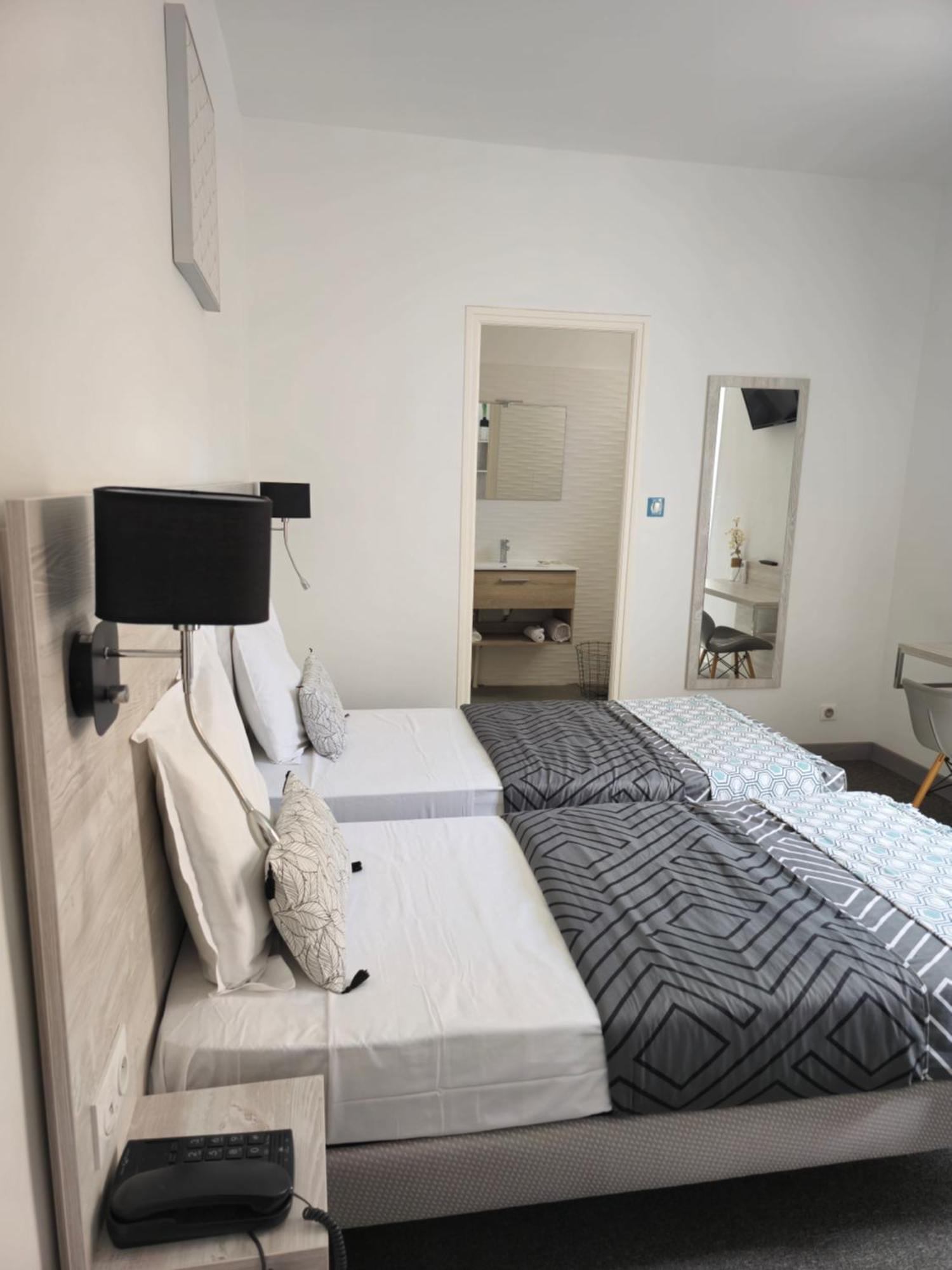 Hotel L'Alsace-Gare Sncf ナルボンヌ エクステリア 写真
